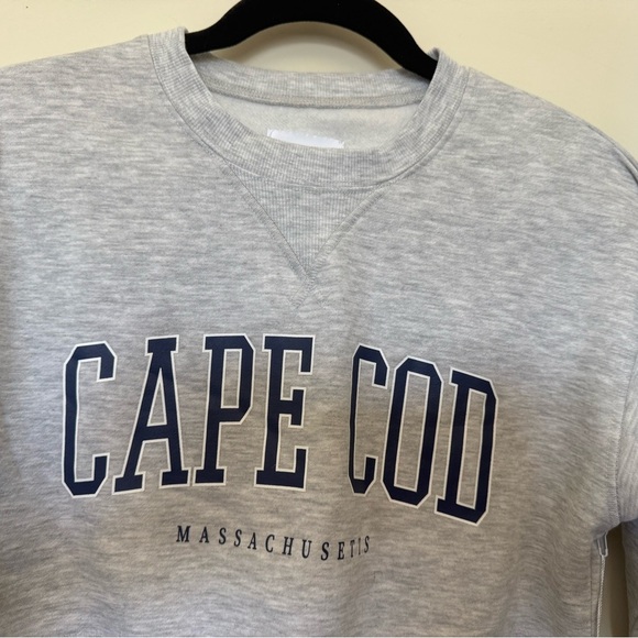 NWT Lazy Sunday “Cape Cod Massachusetts” Gray Fleece Cropped Sweatshirt in Small - Picture 9 of 15